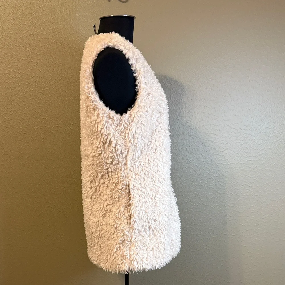 Design Lab Lord & Taylor Cream Teddy Vest